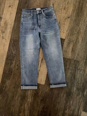 SAIGE Relaxed Boyfriend Jeans in Light Blue Wash 3/26